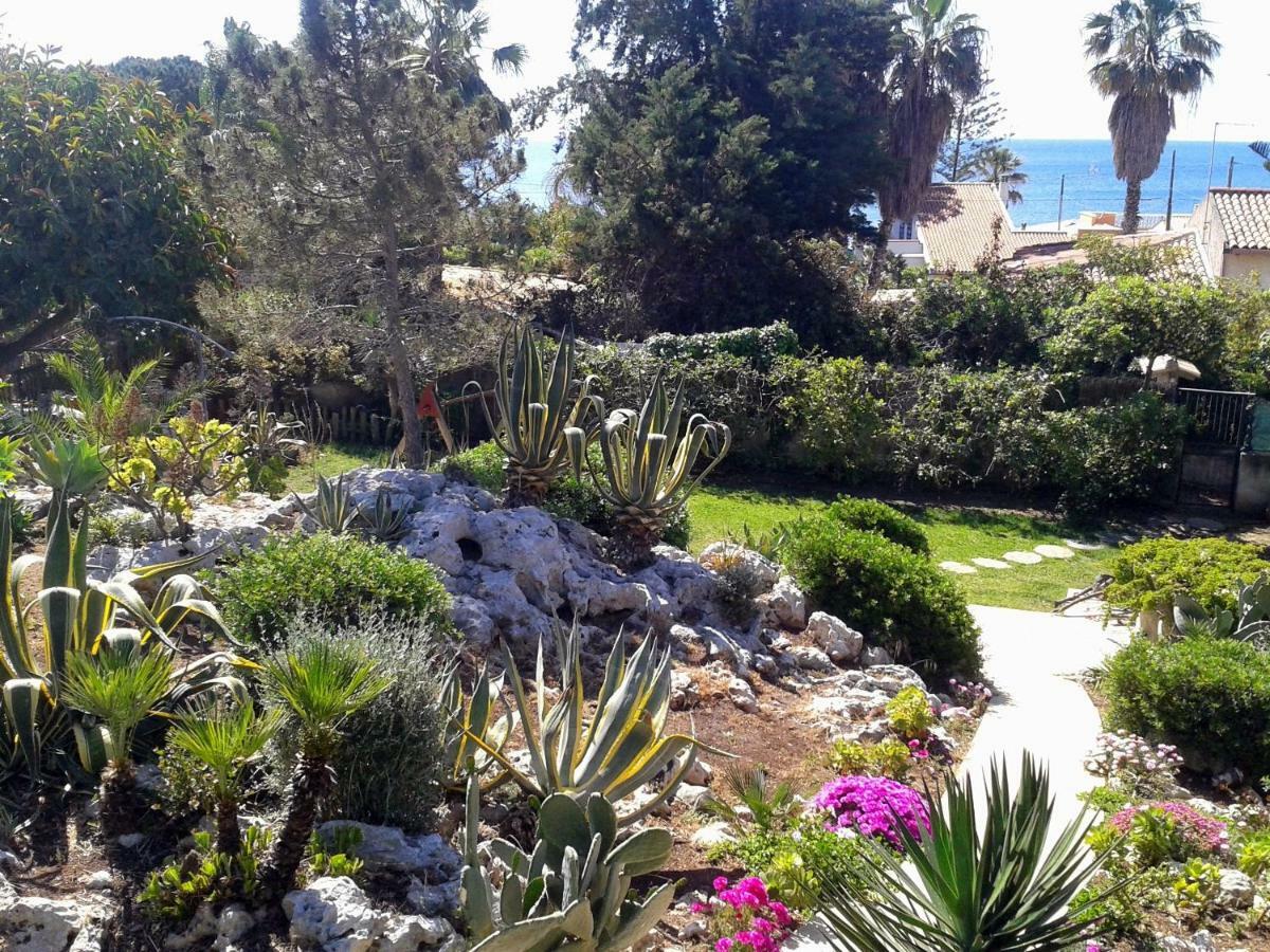 Ferienhaus A Due Passi Dal Mare Con Piscina Fontane Bianche