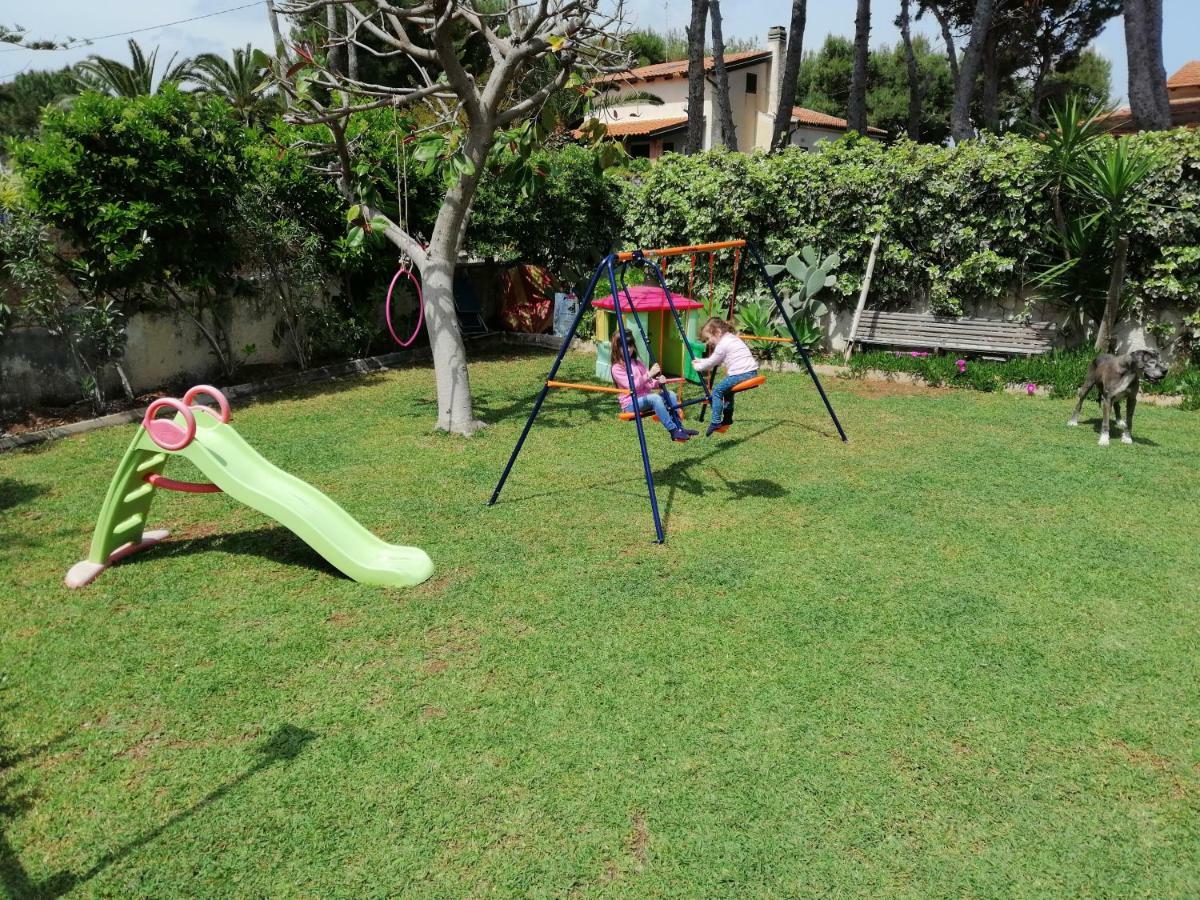 A Due Passi Dal Mare Con Piscina Ferienhaus Fontane Bianche