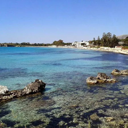 A Due Passi Dal Mare Con Piscina Villa Fontane Bianche Exterior photo