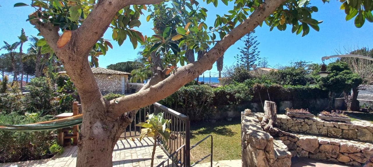 A Due Passi Dal Mare Con Piscina Casa de Férias