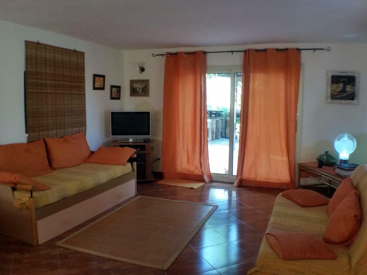 A Due Passi Dal Mare Con Piscina Casa de Férias